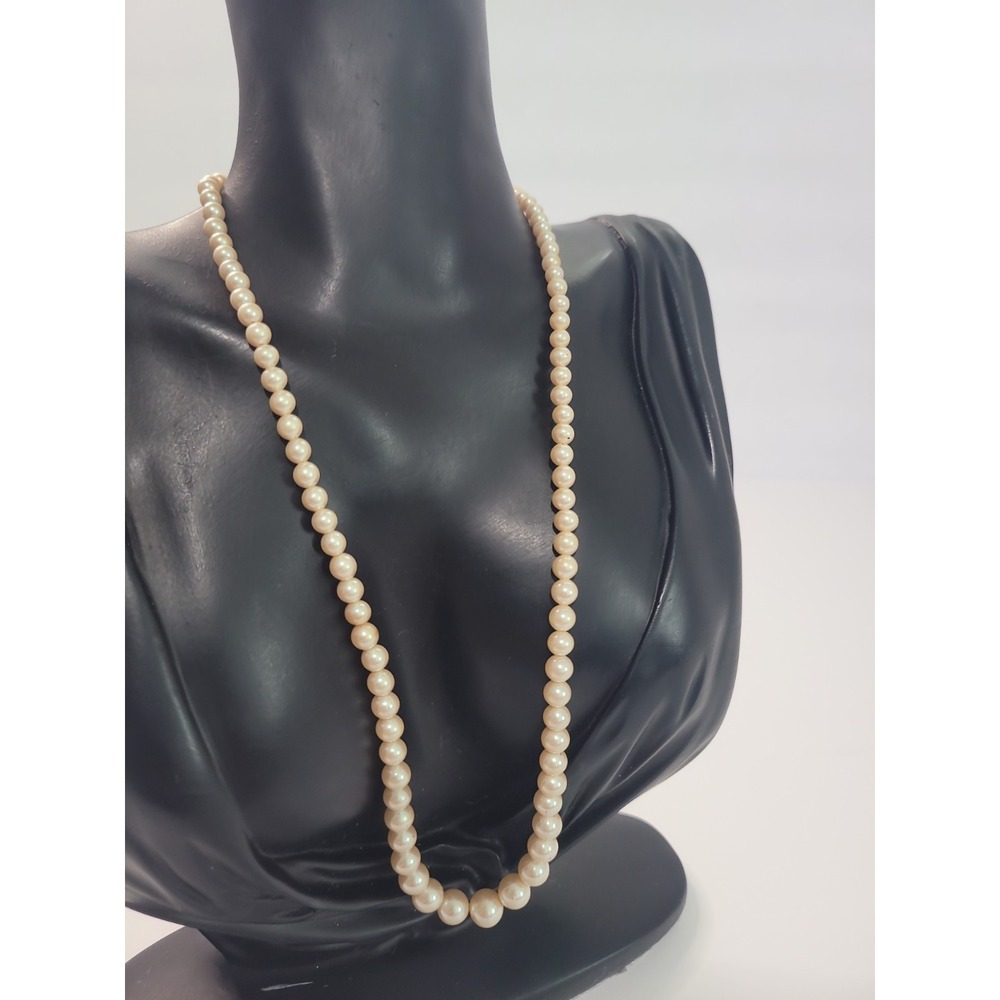 Cream Faux Pearl Graduated Bead Necklace Gold Tone Decorative Clasp